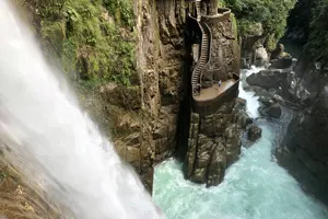 Viaje a la cascada del pailón del diablo